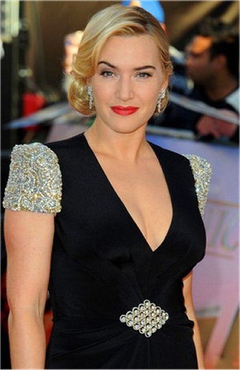 Kate Winslet at the Awards with a stunning wavy natural hairstyle